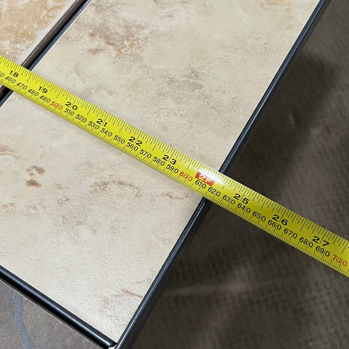 D321 Metal and tile end table (24" x24" x 18")