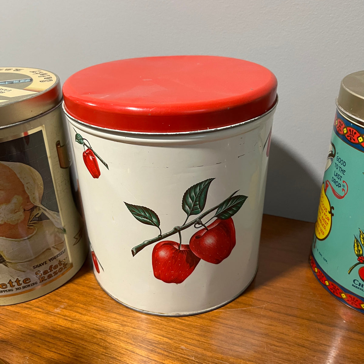 D326 Vintage Grouping (tins and more)