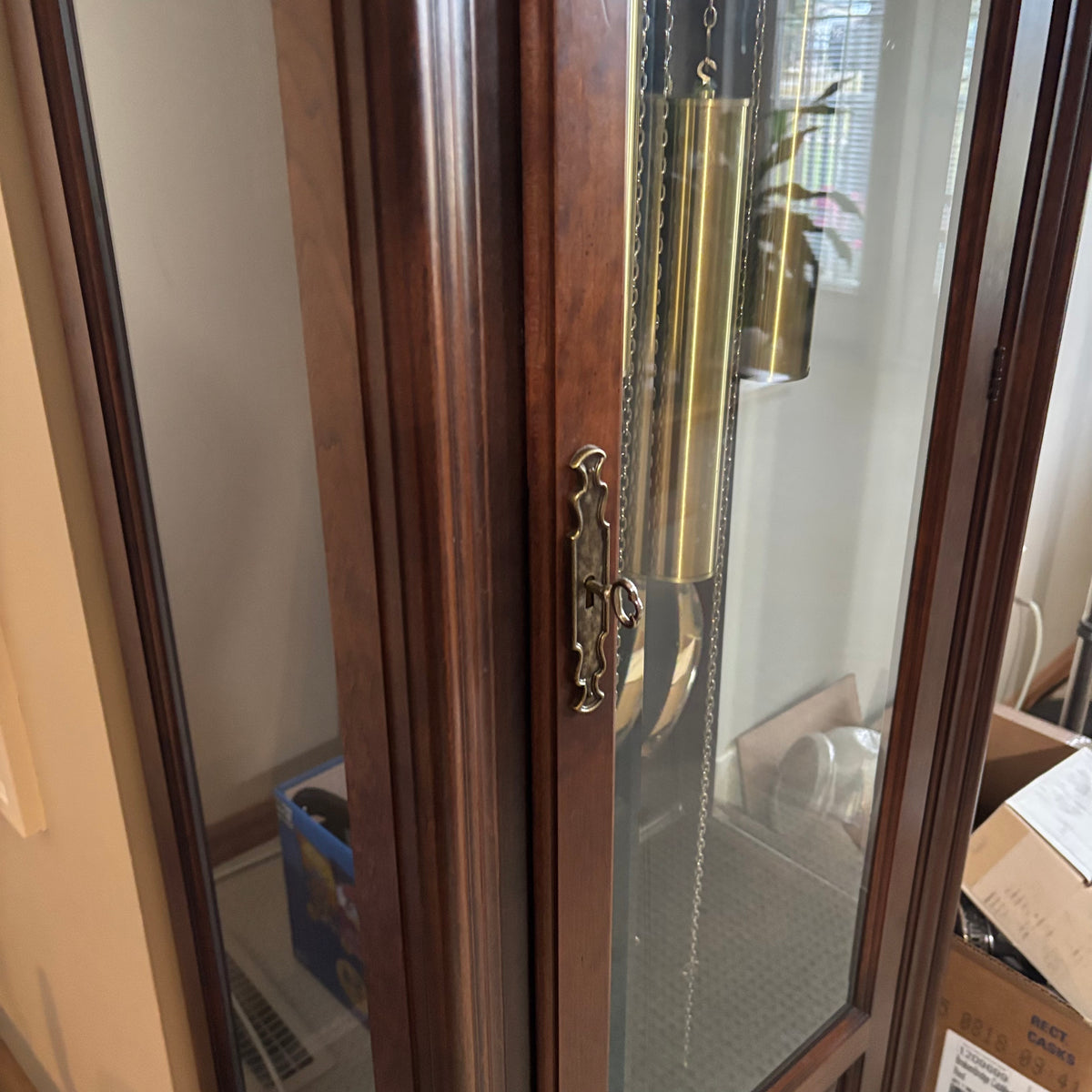 B100 Vintage Howard Millar Grandfather Clock (in excellent working condition) **SEE FULL DESCRIPTION