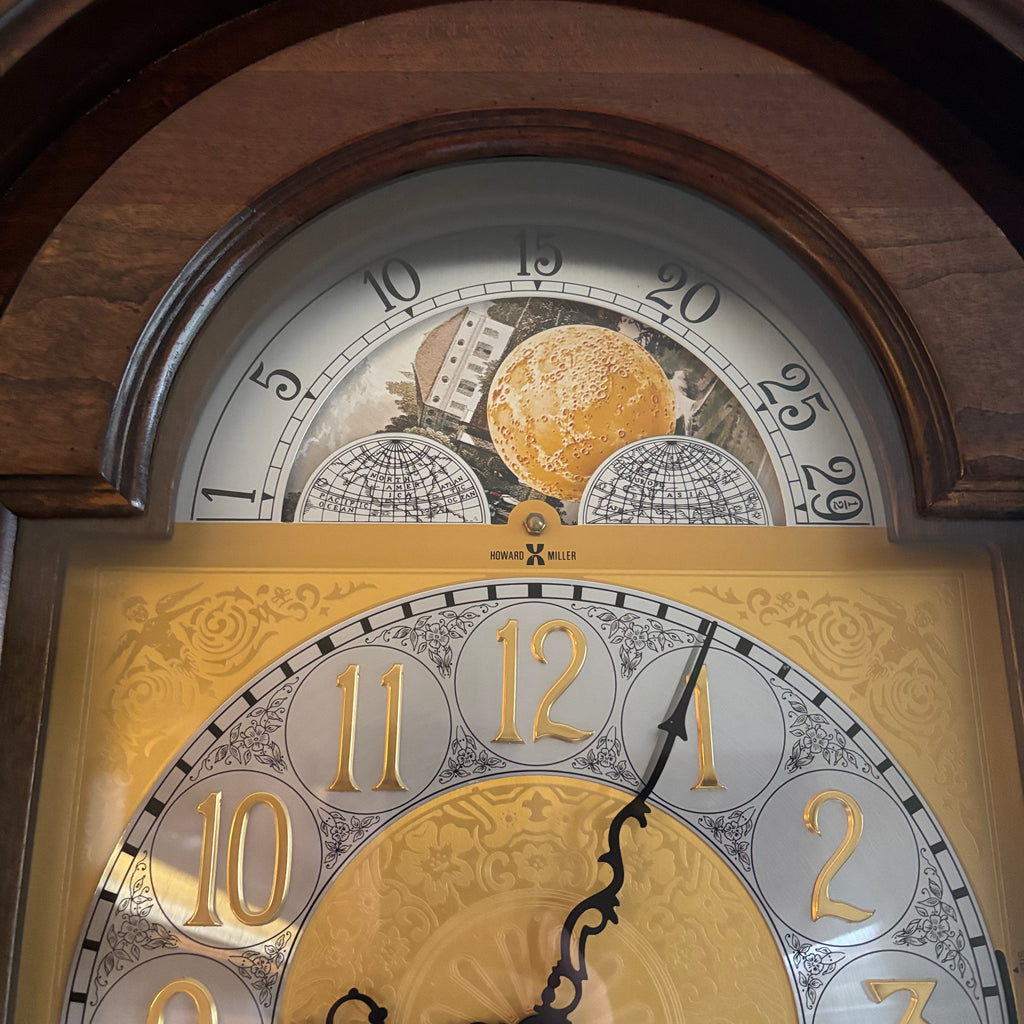 B100 Vintage Howard Millar Grandfather Clock (in excellent working condition) **SEE FULL DESCRIPTION