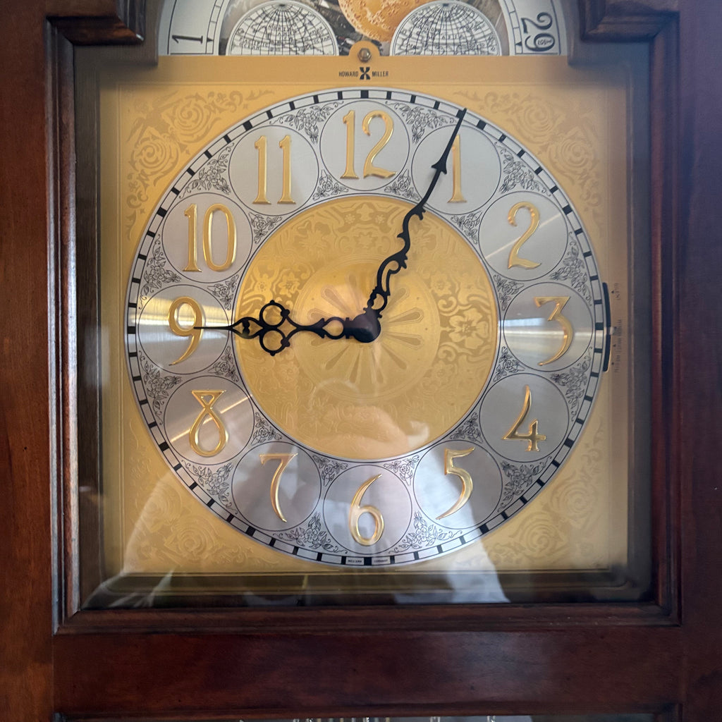 B100 Vintage Howard Millar Grandfather Clock (in excellent working condition) **SEE FULL DESCRIPTION