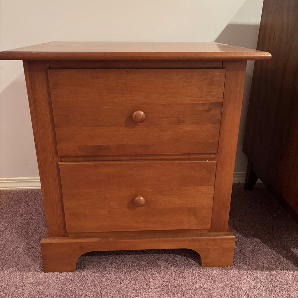 R101 VINTAGE SOLID WOOD NADEAU MADE IN CANADA NIGHT STAND (25" X 20" X 17")