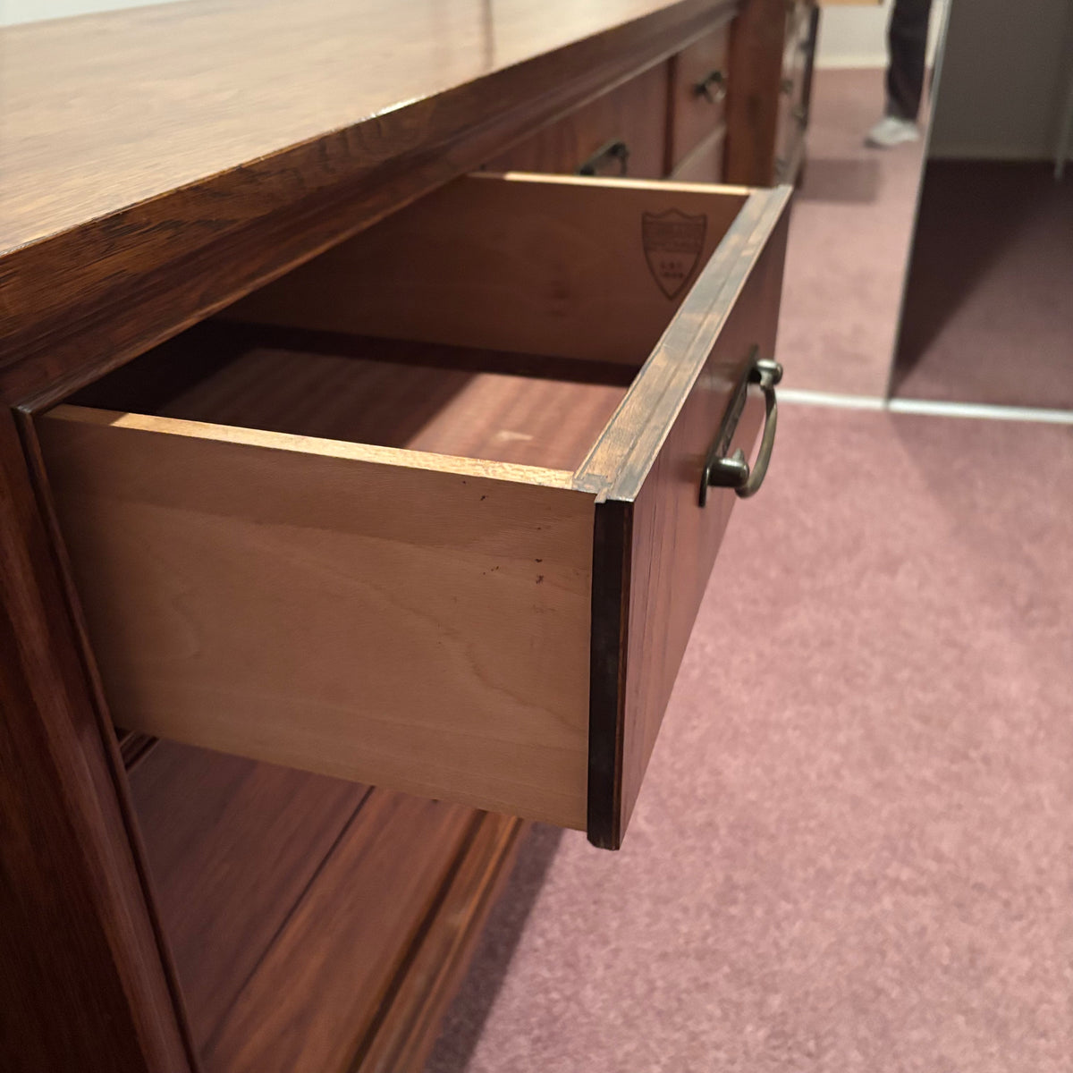 R102 VINTAGE SOLID WOOD GIBBARD FURNITURE 7 DRAWER DRESSER WITH MIRROR (30" X 55" X 18")