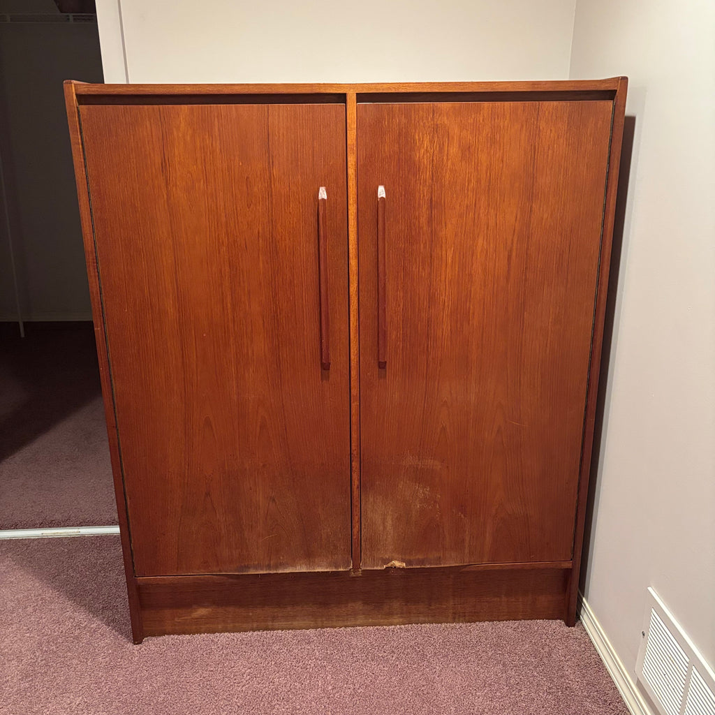 R103 AS IS TEAK CABINET (44" X 42" X 18")***SEE FULL DESCRIPTION