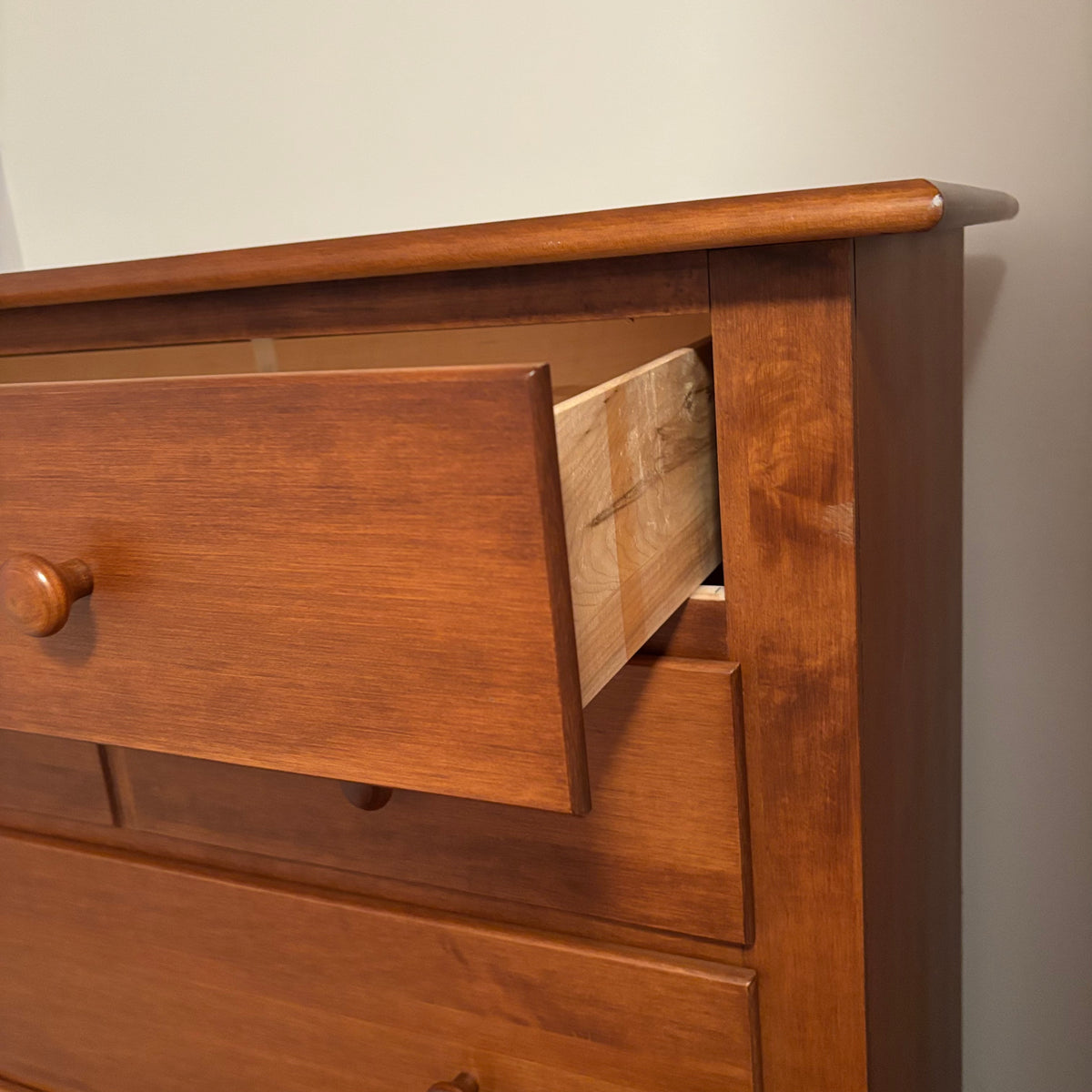 R104 VINTAGE SOLID WOOD NADEAU MADE IN CANADA HIGHBOY DRESSER (48" X 30 X 17")
