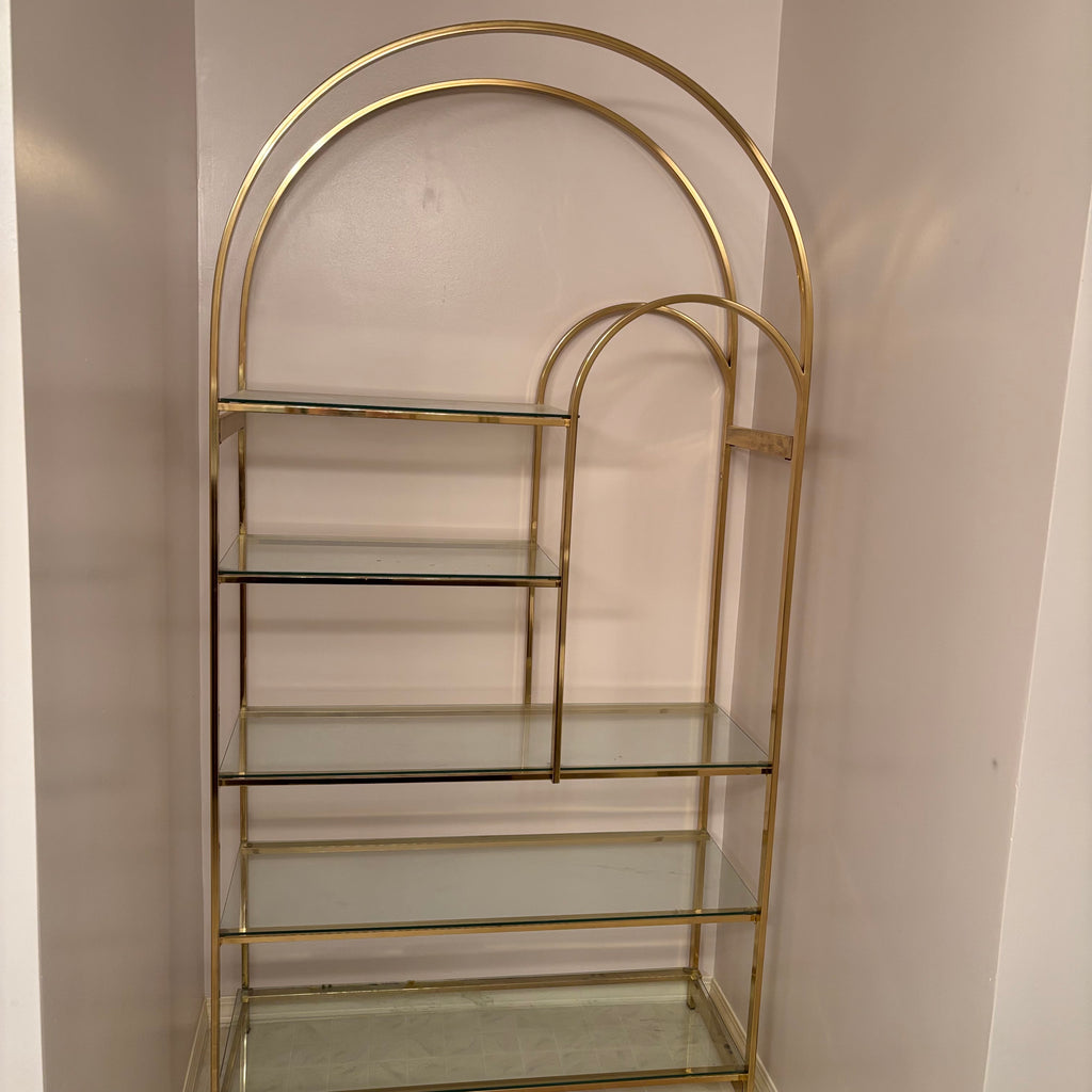 R105 VINTAGE ROUNDED HEAVY BRASS DISPLAY CABINET WITH GLASS SHELVES (70" X 30" X 15")