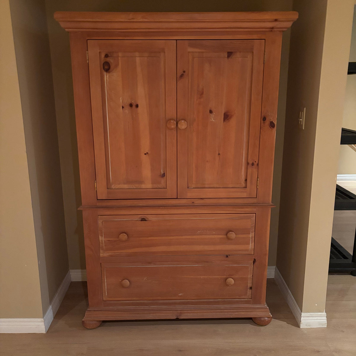 R106 SOLID PINE ARMOUR WITH SHELVES AND 2 DRAWERS (62" X 38" X 20")