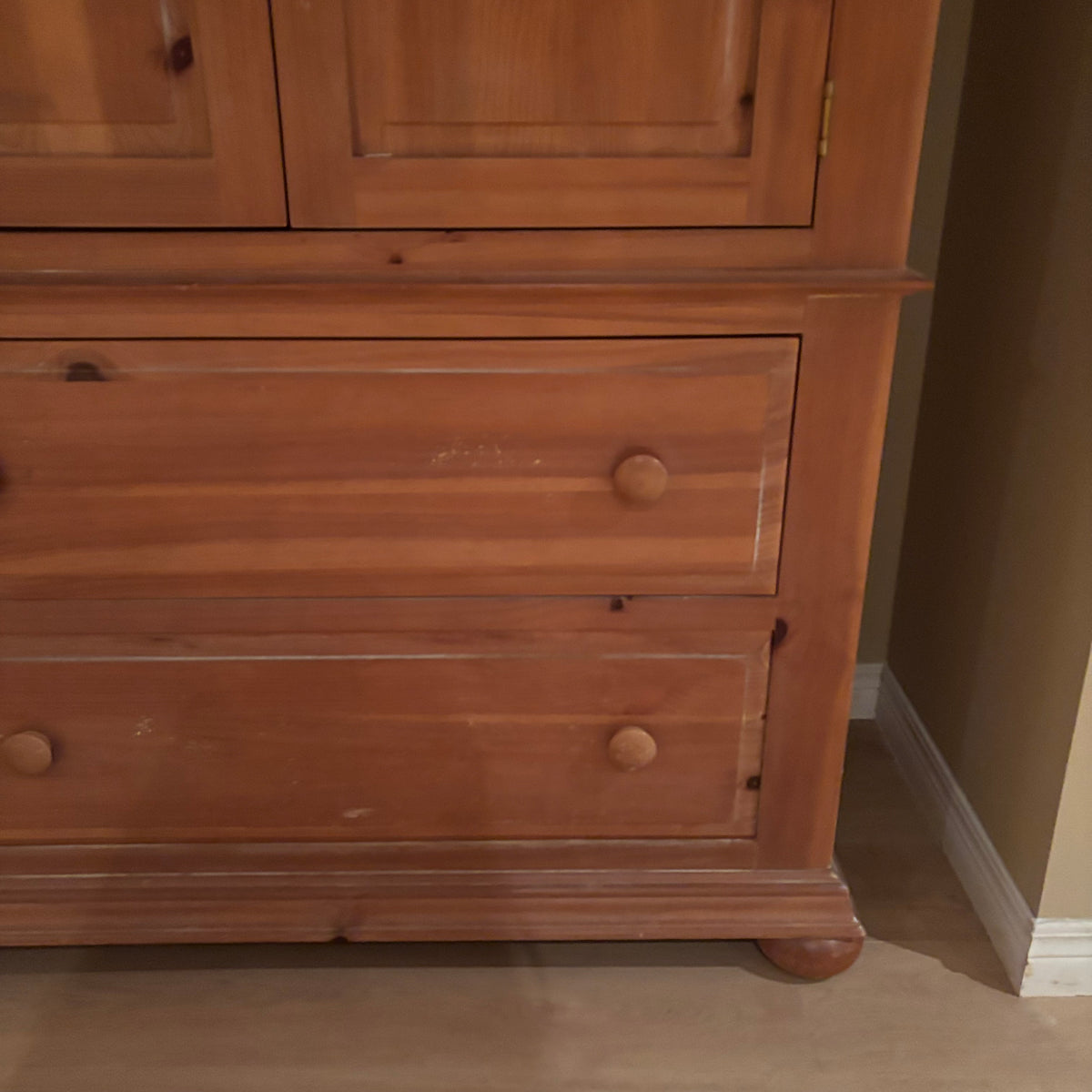 R106 SOLID PINE ARMOUR WITH SHELVES AND 2 DRAWERS (62" X 38" X 20")