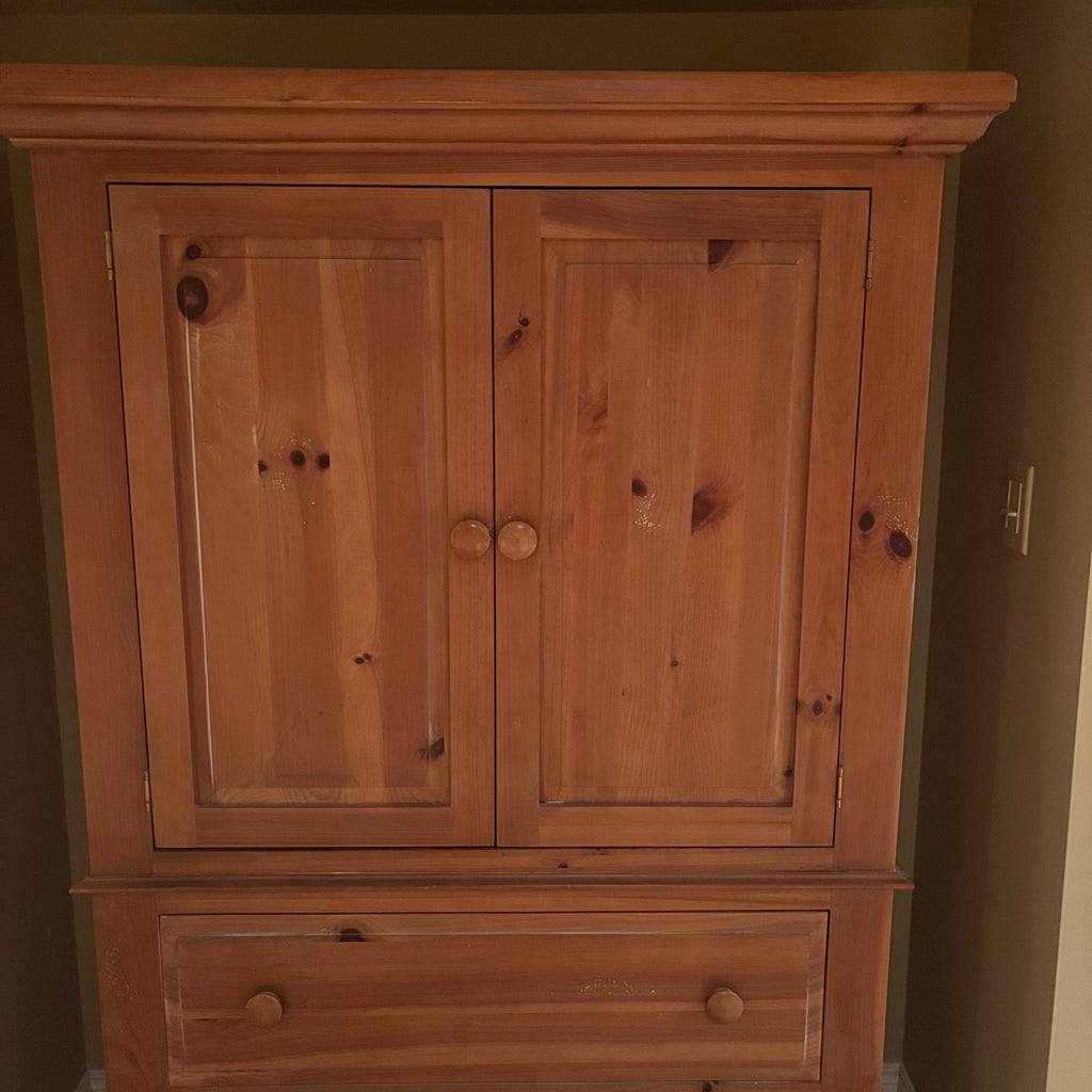 R106 SOLID PINE ARMOUR WITH SHELVES AND 2 DRAWERS (62" X 38" X 20")