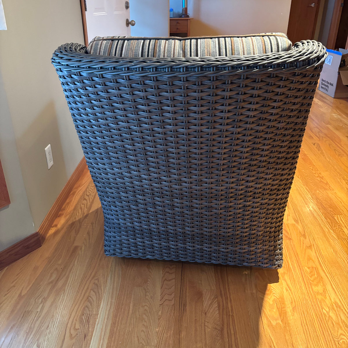 R109 WICKER ROCKER/SWIVLE CHAIR WITH STRIPED CUSHIONS
