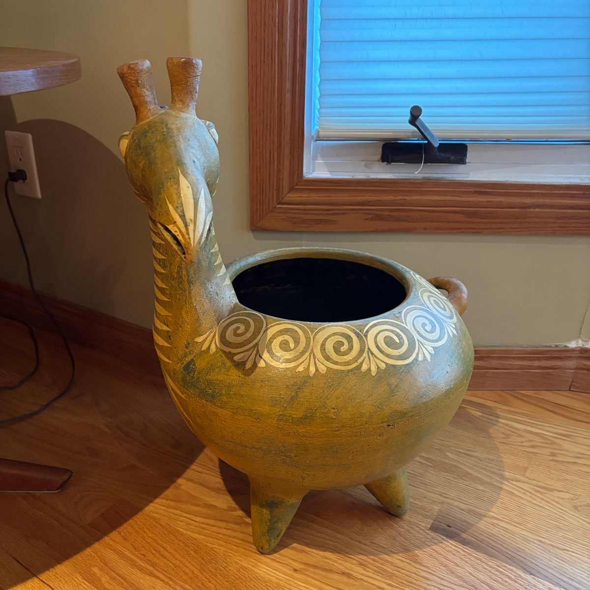 R111 Vintage ceramic giraffe planter (stands 22" high)