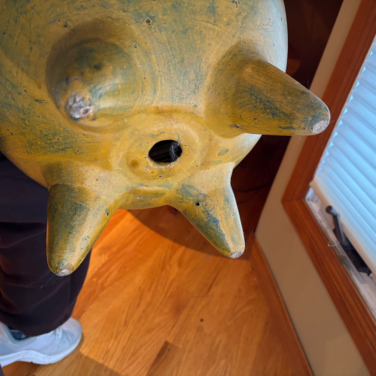 R111 Vintage ceramic giraffe planter (stands 22" high)