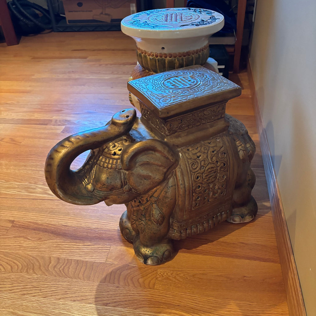 R117A Set of 2 ceramic plant pedestals