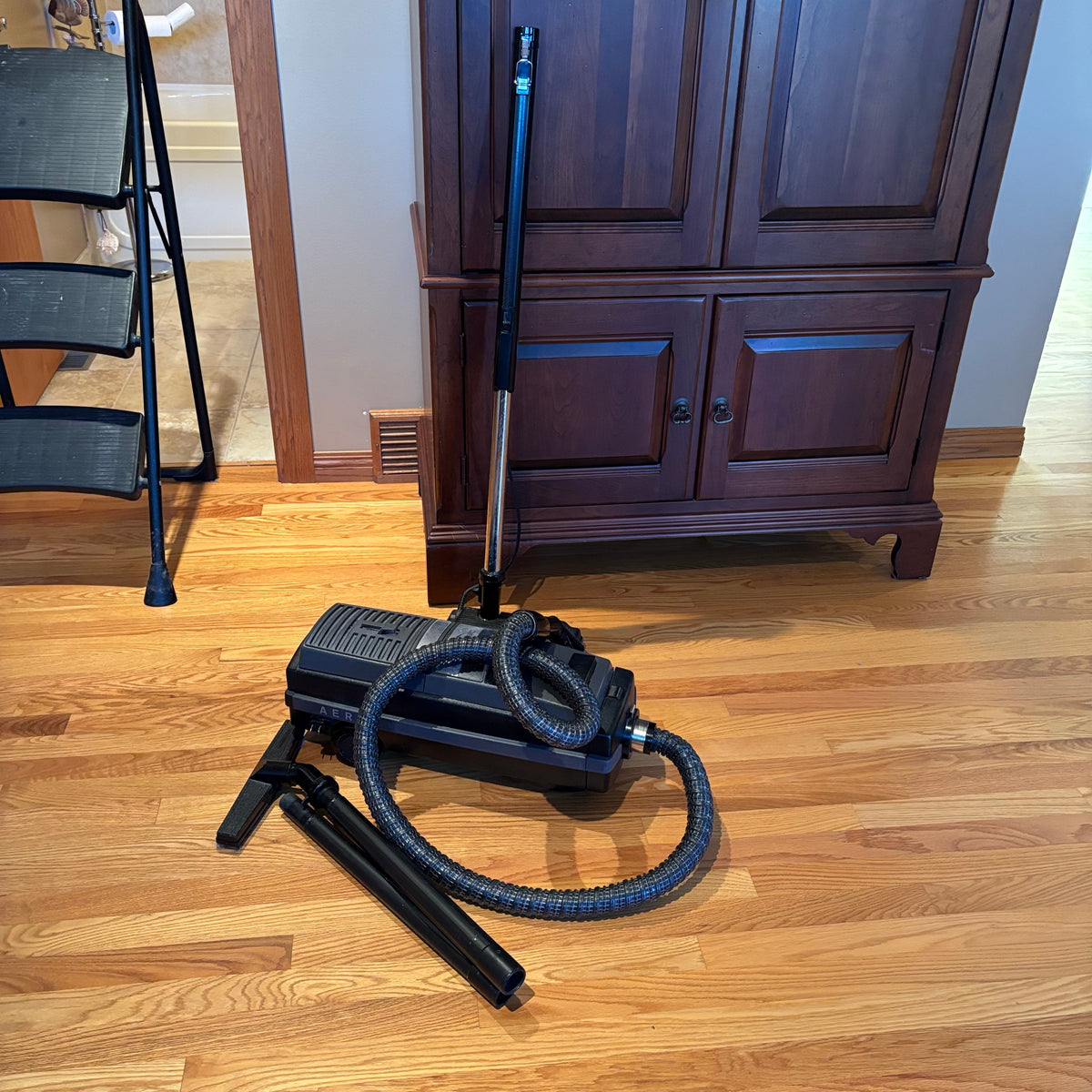 R123 Aerus Lux Classic canister vacuum with attachments