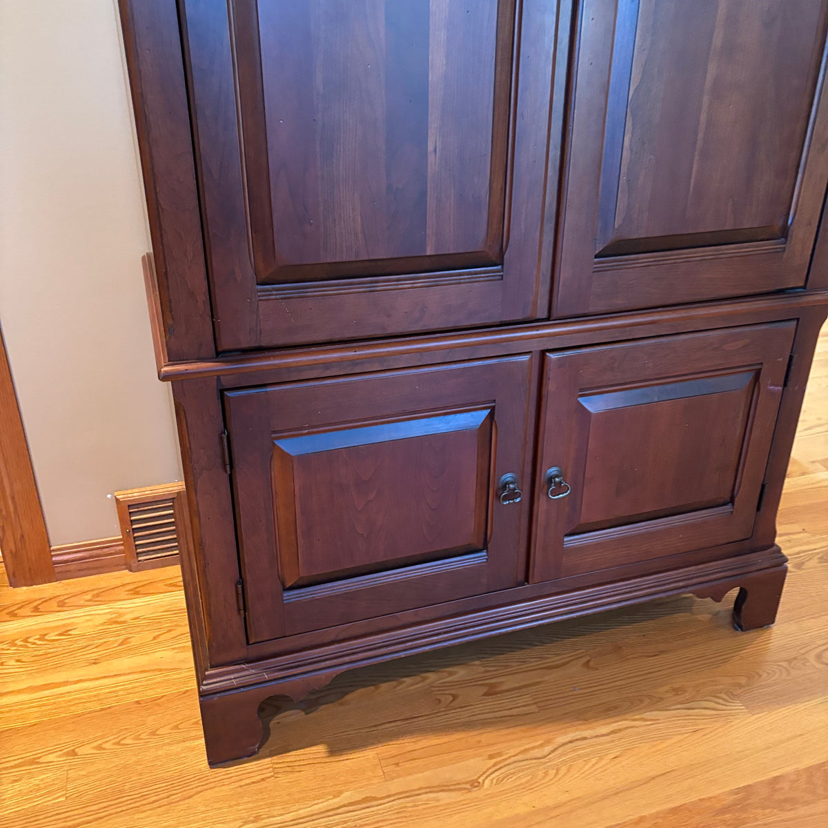 R124 Dark wood entertainment armoire with slide in doors  ***contents not included