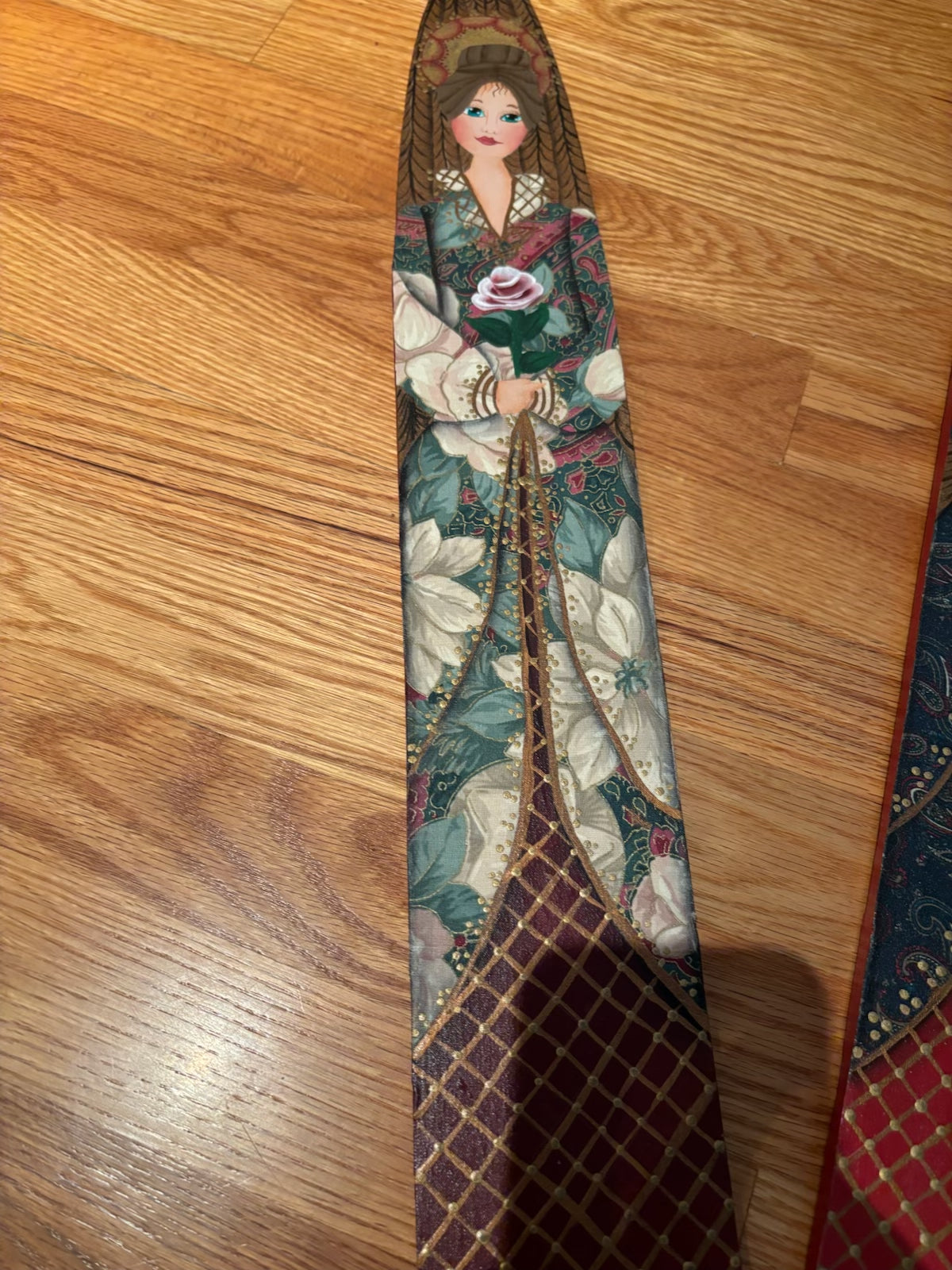 R208 Set of 3 Wooden Painted wall hangings