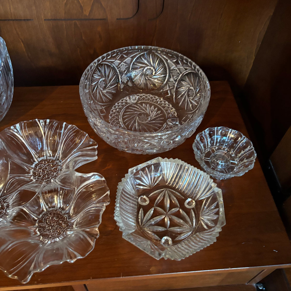 R130 Vintage Crystal and glass Grouping (bowls and more)