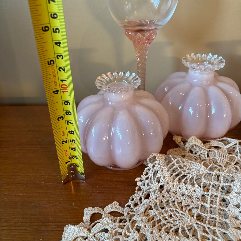 R132 Home Decor Grouping (doilies and more)