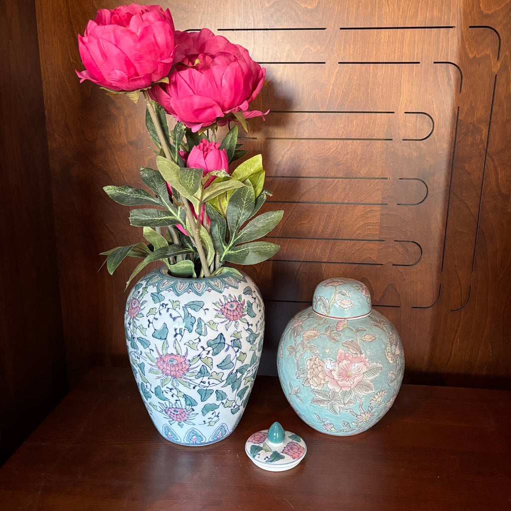 R133 Home Decor Grouping (vase and artificial flower grouping)