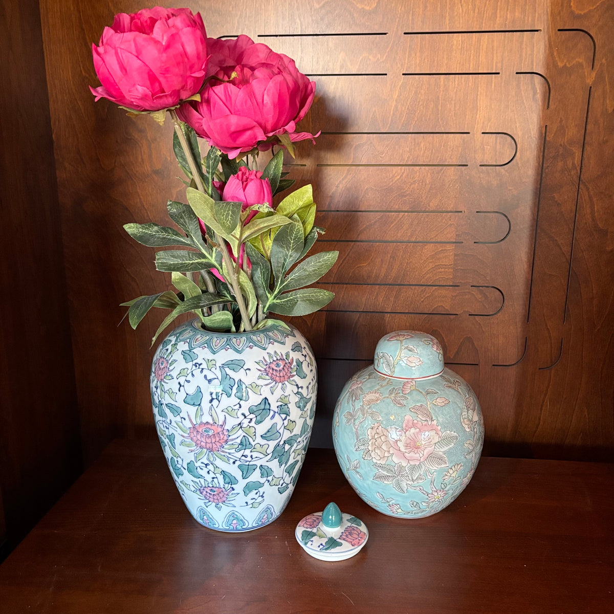 R133 Home Decor Grouping (vase and artificial flower grouping)