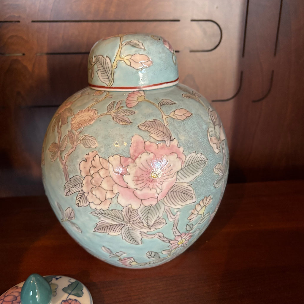 R133 Home Decor Grouping (vase and artificial flower grouping)