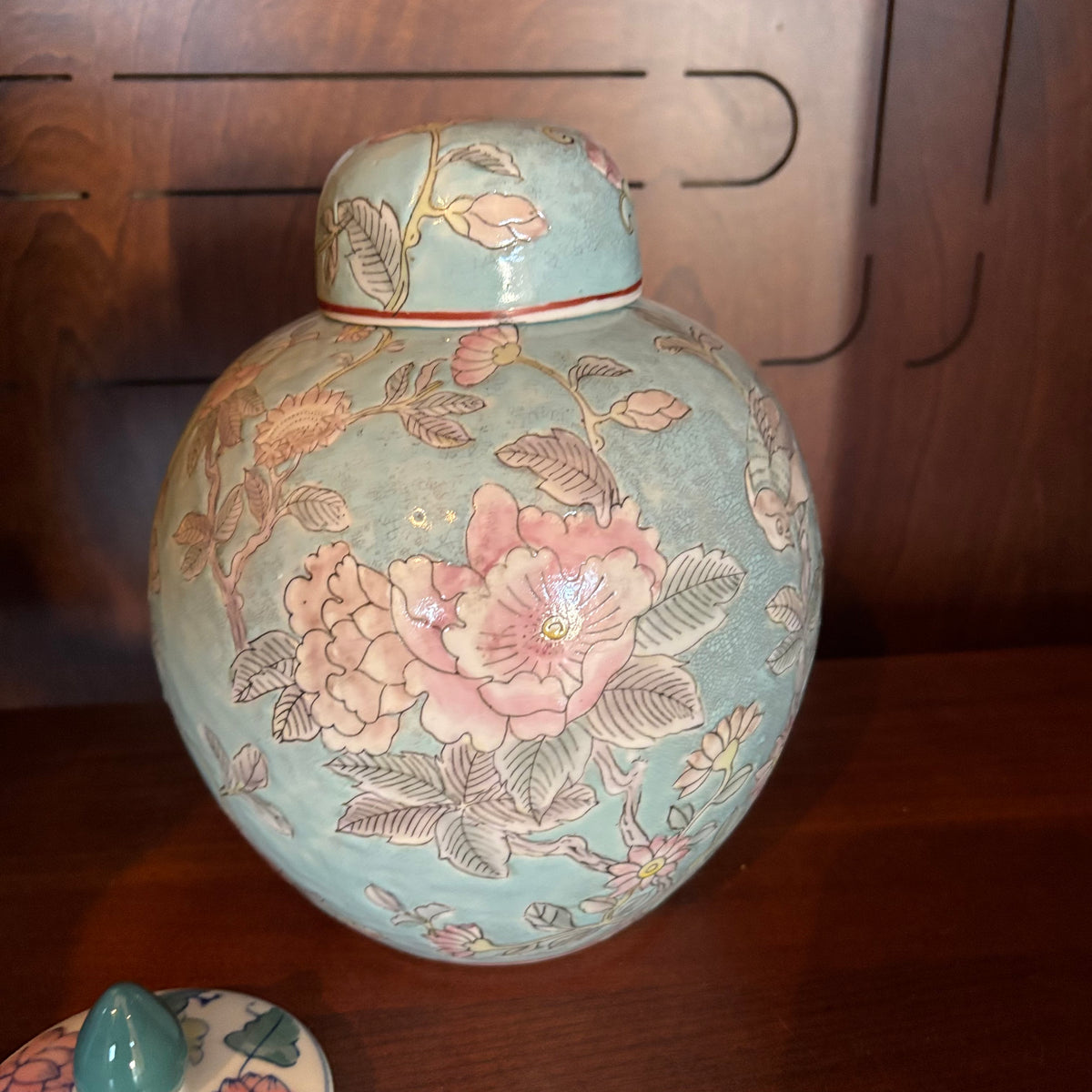 R133 Home Decor Grouping (vase and artificial flower grouping)