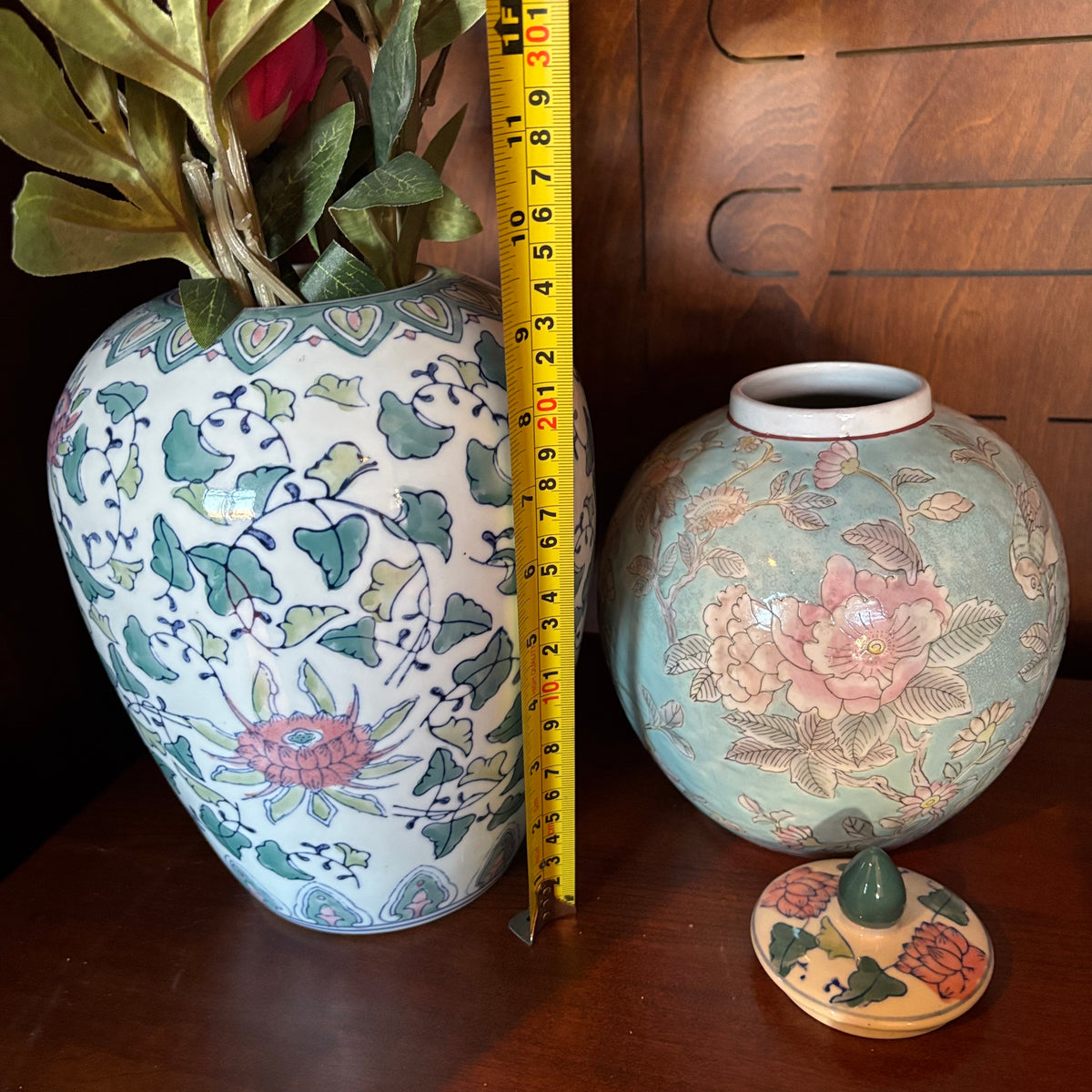 R133 Home Decor Grouping (vase and artificial flower grouping)