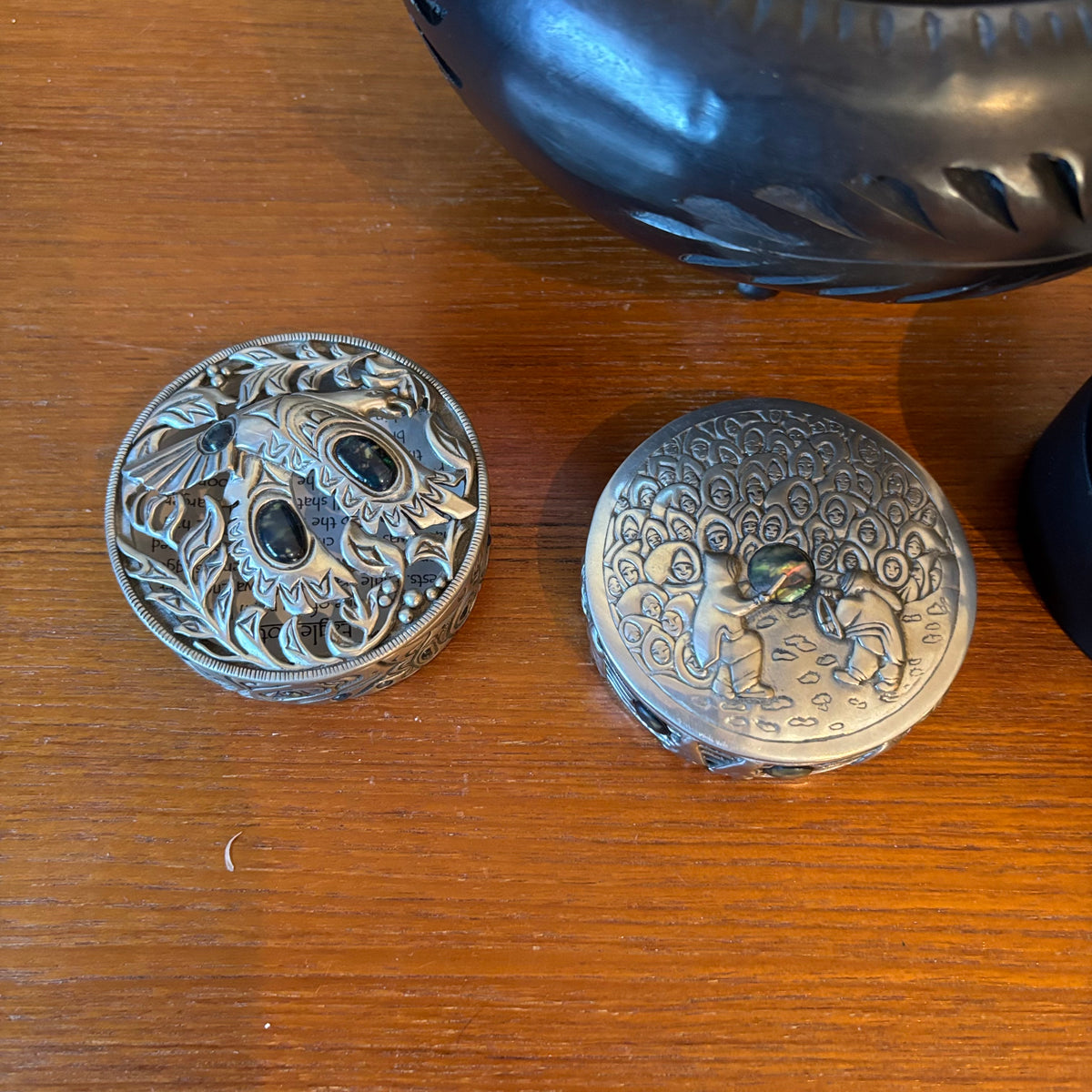 R138 Home Decor Grouping (pewter boxes and more)