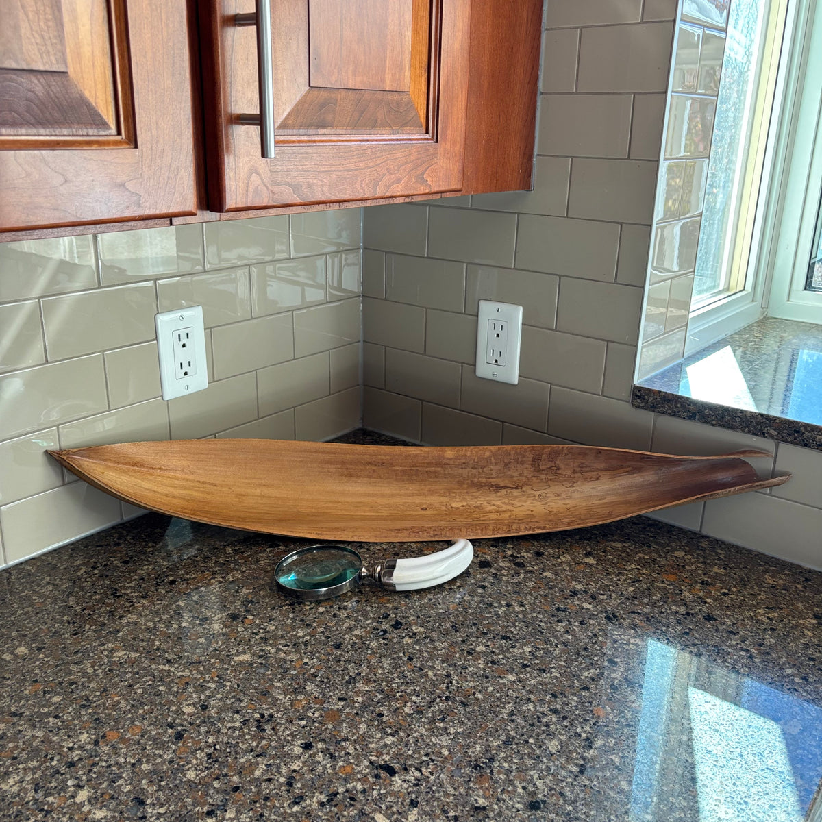 R142 Home Decor Grouping (long wooden bowl and more)
