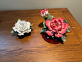 R219 Set of 2 decorative porcelain flowers