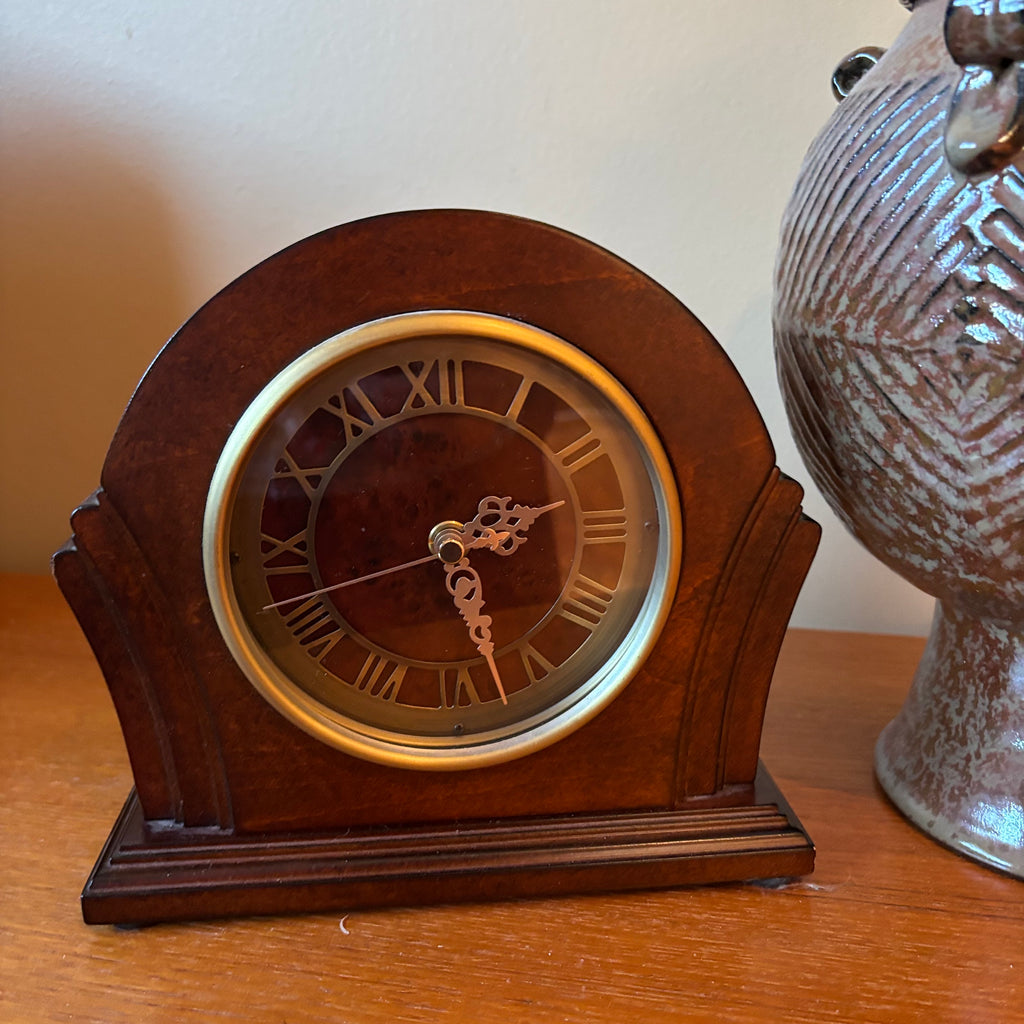 R145 Home Decor Grouping (decorative urn and mantel clock)
