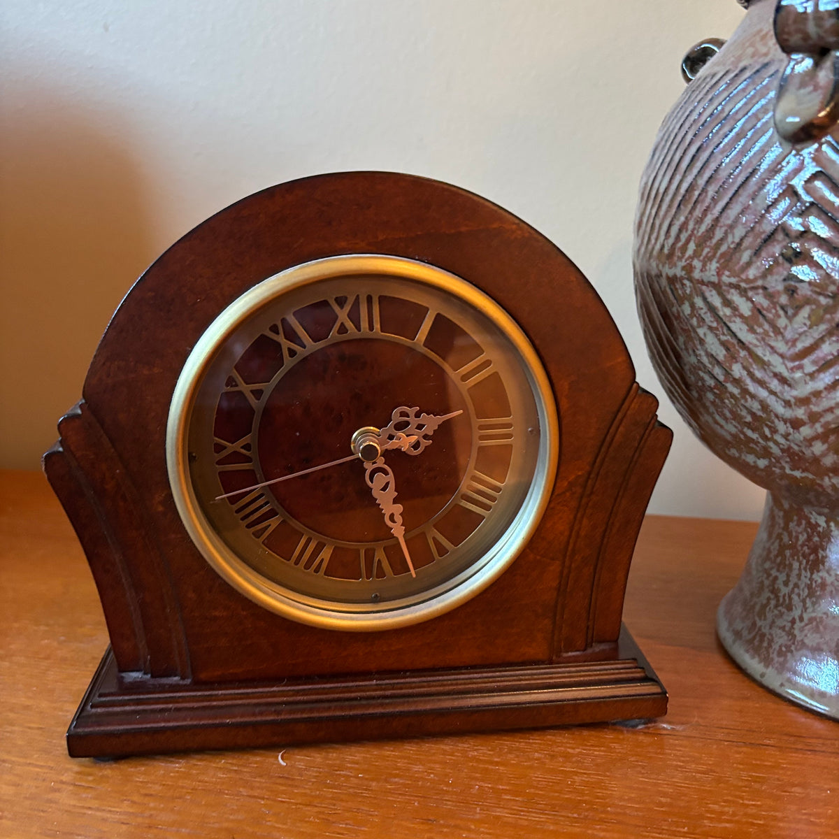 R145 Home Decor Grouping (decorative urn and mantel clock)
