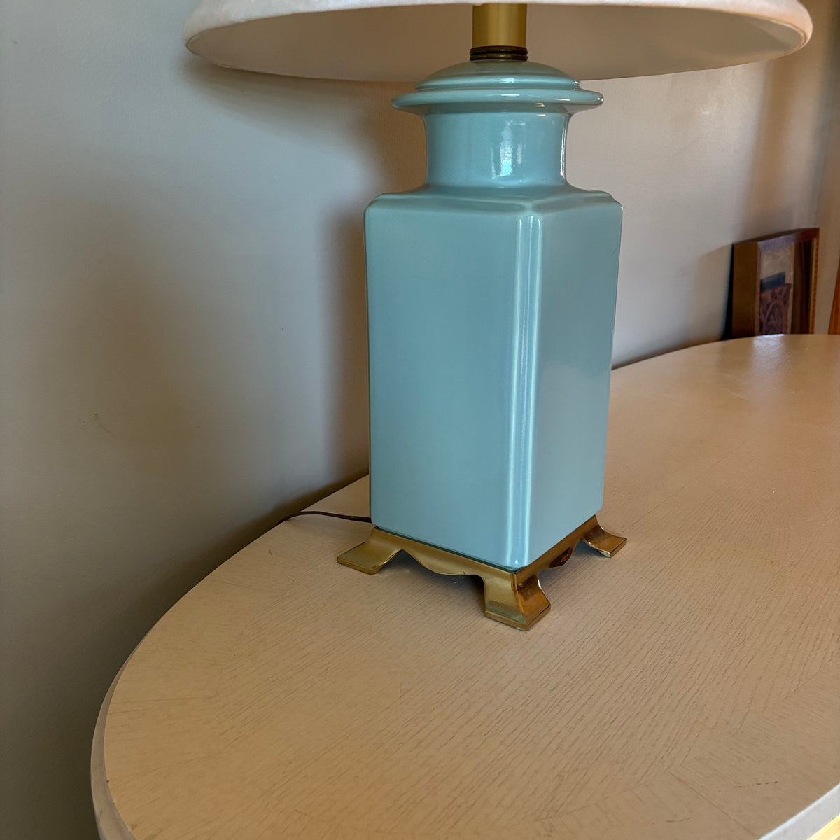 R152 Vintage blue ceramic base table lamp with ivory shade