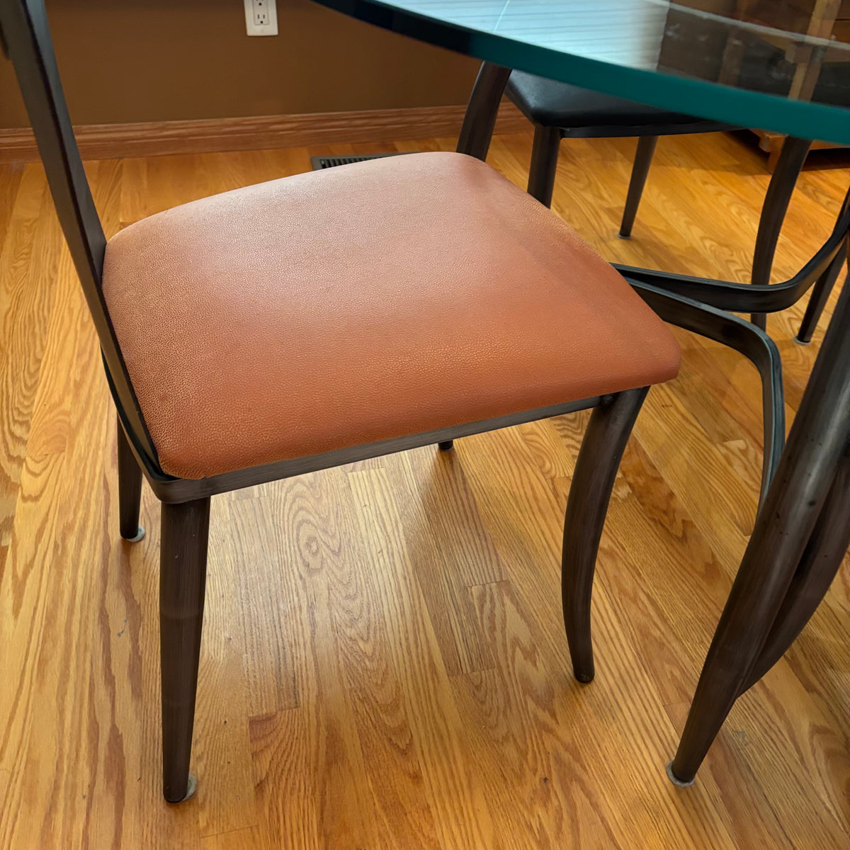 R156A Contemporary Cut Steel Framed table with 4 chairs