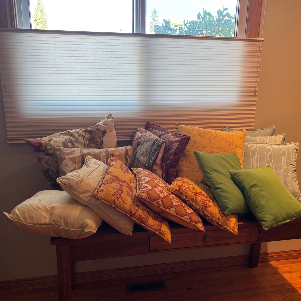 R166 Throw Pillow Grouping