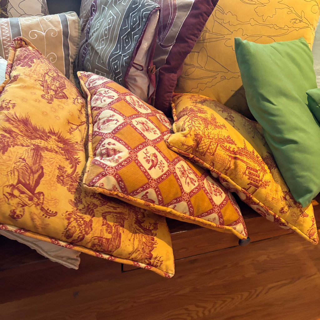 R166 Throw Pillow Grouping