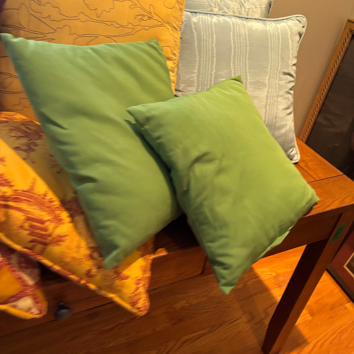 R166 Throw Pillow Grouping
