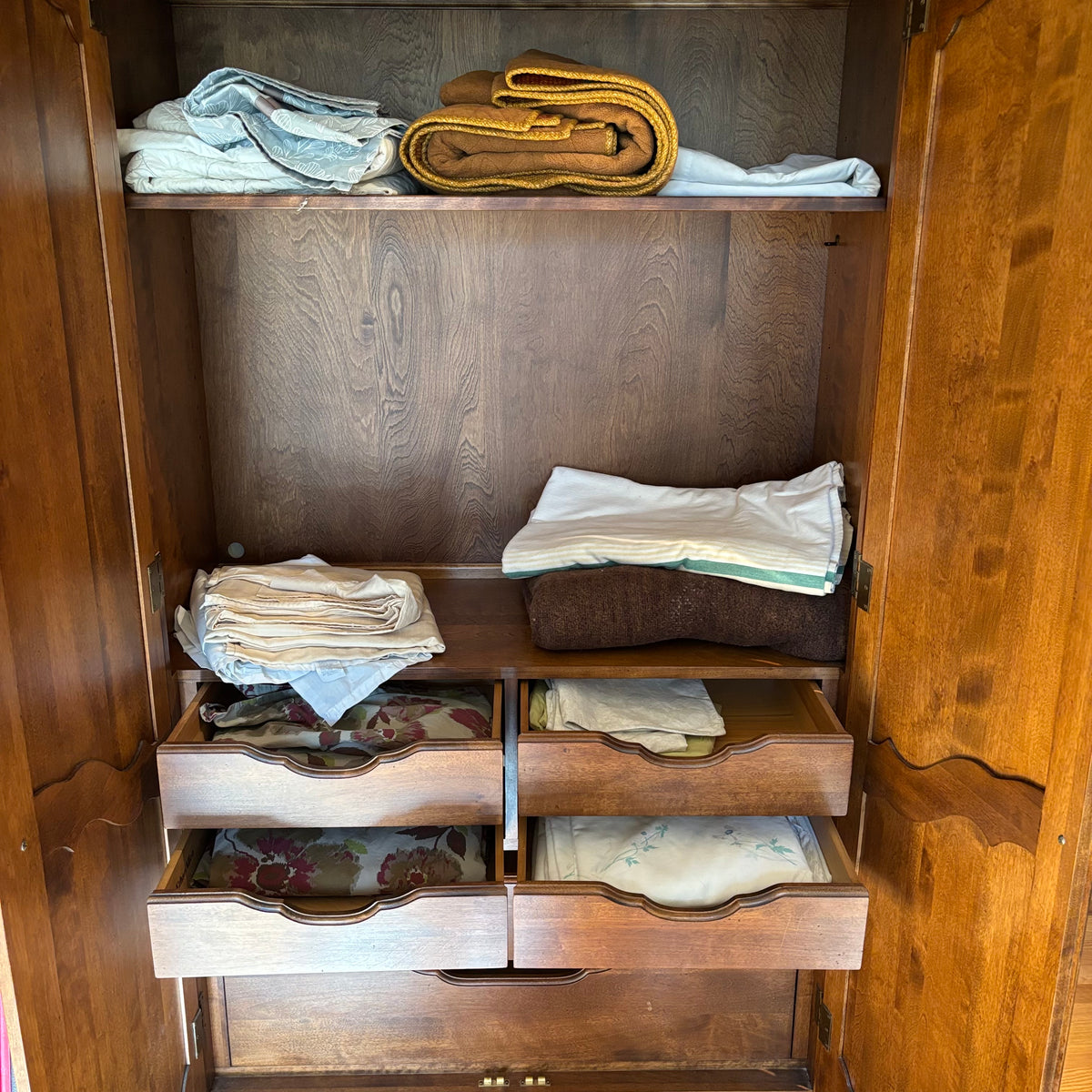 R168  Linen Grouping