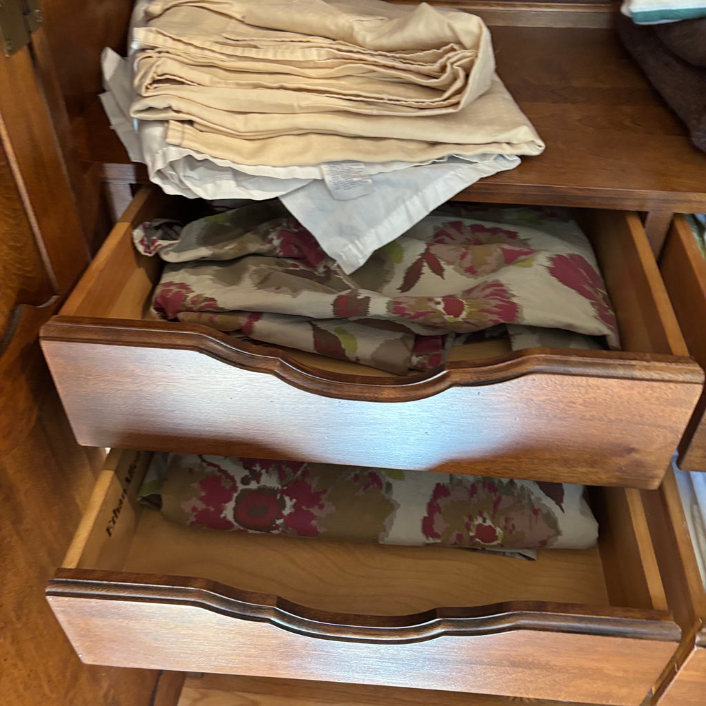 R168  Linen Grouping