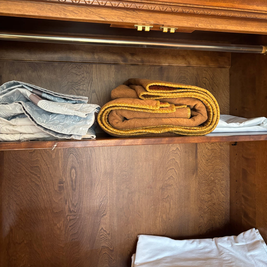 R168  Linen Grouping