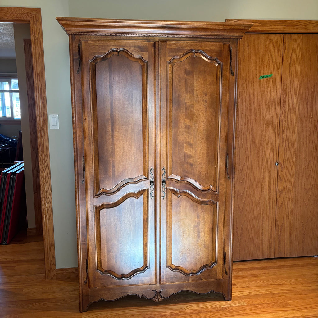 R172 Ethan Allan traditional solid wood storage armoire with clothes hanging rod (76” x 48” x 21.5”)