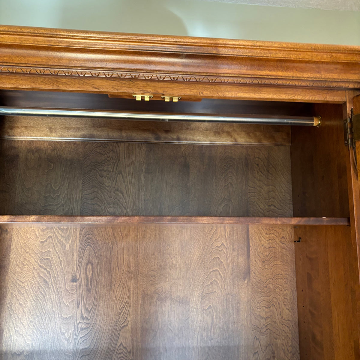 R172 Ethan Allan traditional solid wood storage armoire with clothes hanging rod (76” x 48” x 21.5”)