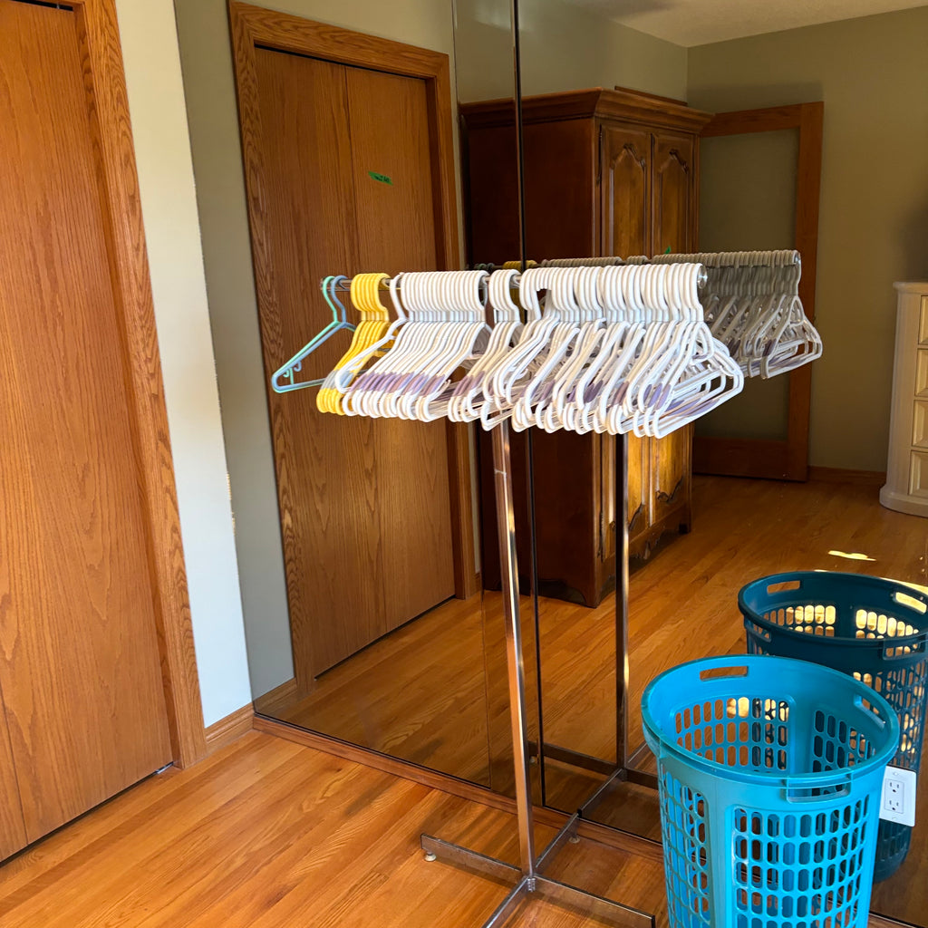 R173 Home Grouping (hangers and more)