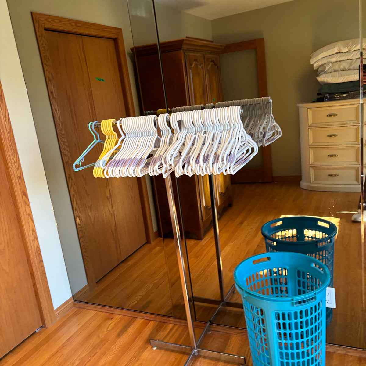 R173 Home Grouping (hangers and more)