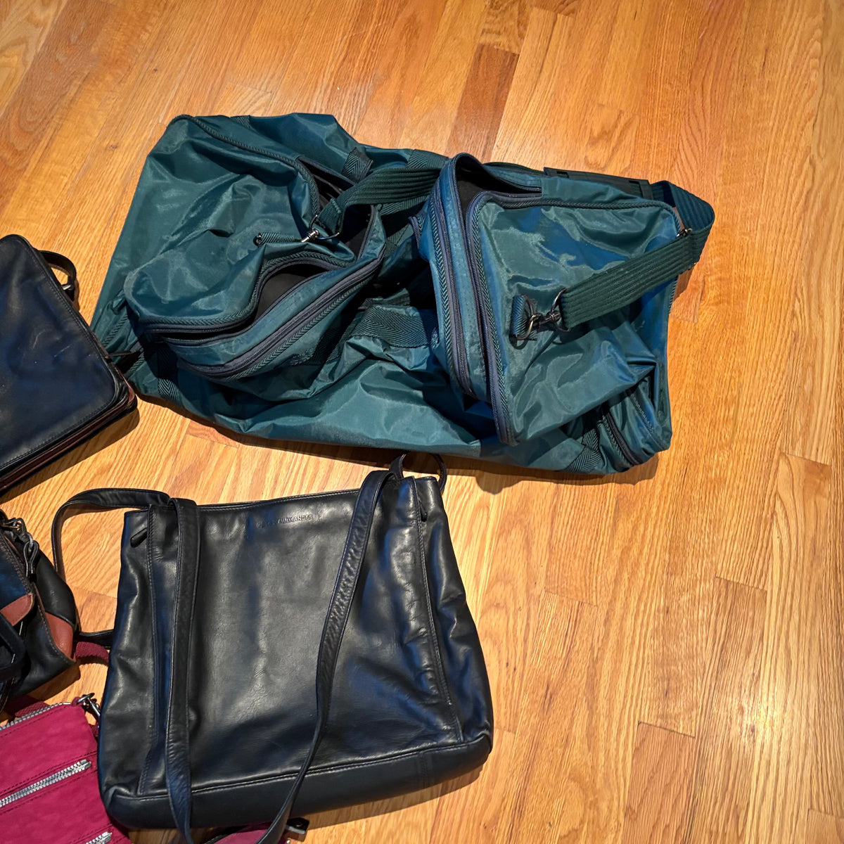 R174 Purse and Bag Grouping