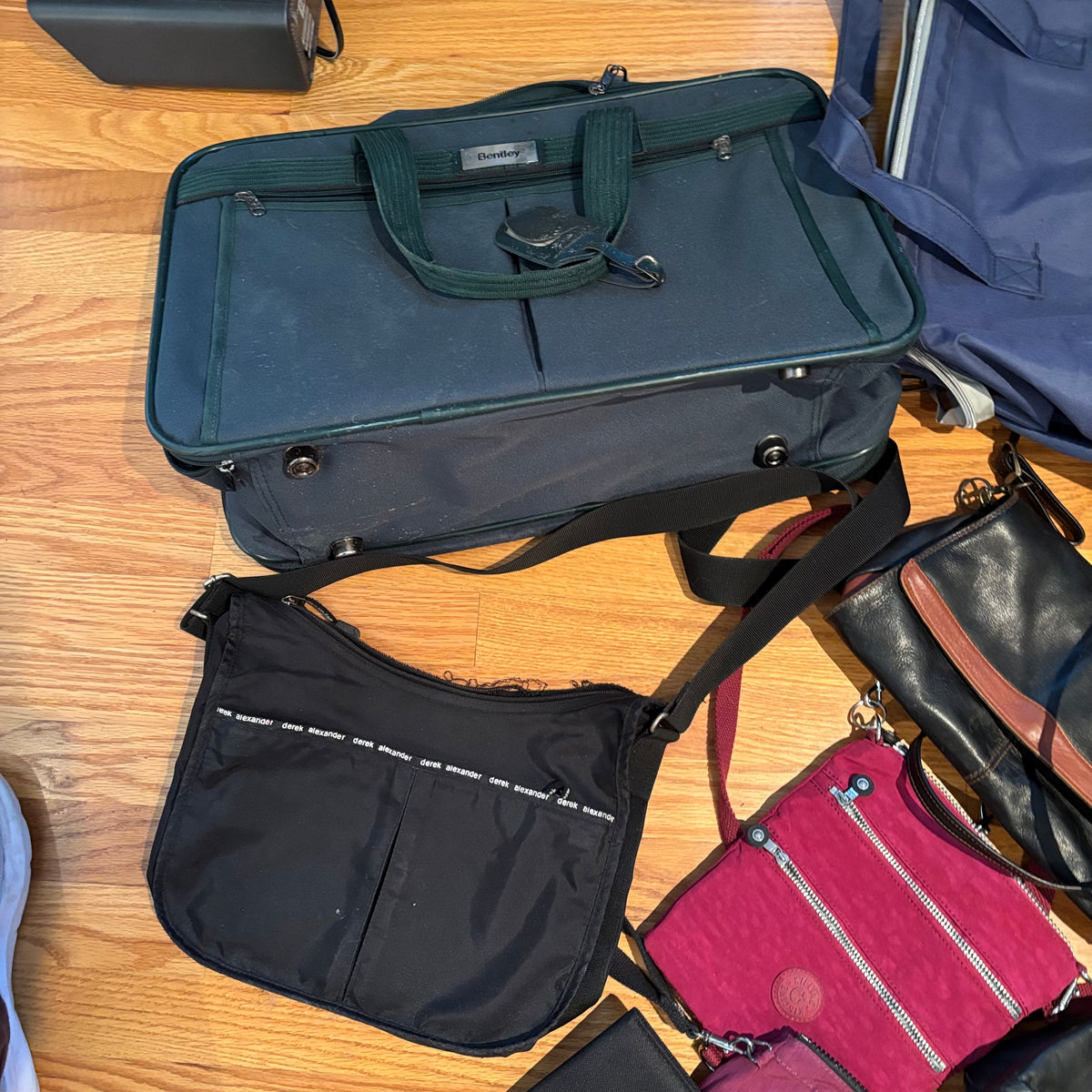R174 Purse and Bag Grouping