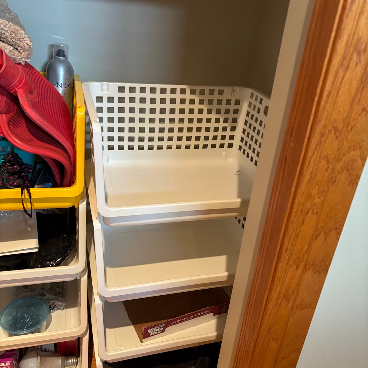 R175 Closet Contents Grouping (stacking bins, linens and sooooo much more)