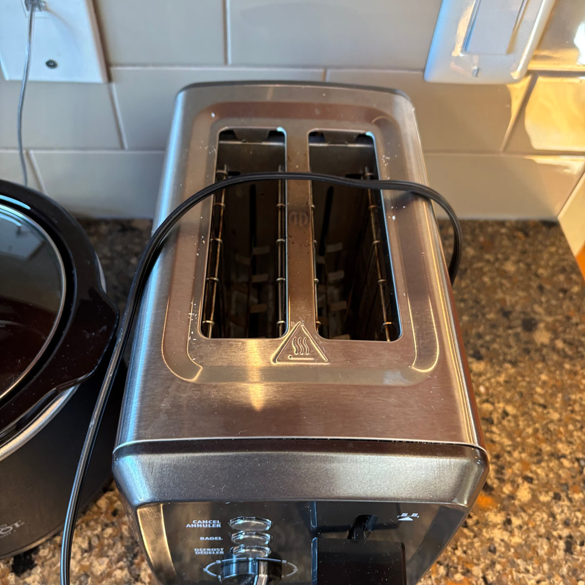 R182 Crock Pot and 2 Slice Toaster Grouping