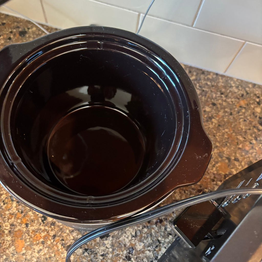 R182 Crock Pot and 2 Slice Toaster Grouping