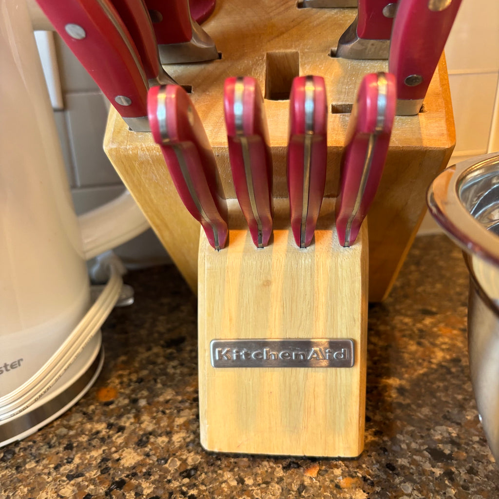 R184 Kitchen Grouping (knife block and more)